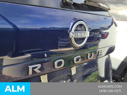 Used 2025 Nissan Rogue SV FWD image 11