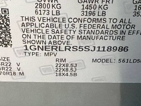 Used 2025 Chevrolet Traverse RS FWD image 33
