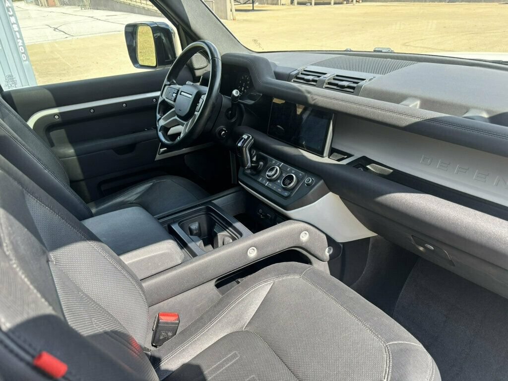 Used 2022 Land Rover Defender 110 X-Dynamic SE AWD/4WD image 13