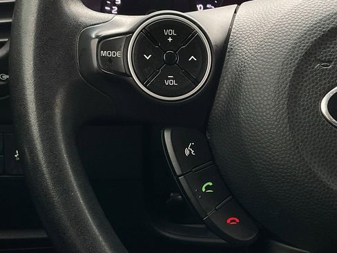 Used 2017 Kia Soul + image 23
