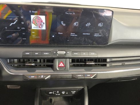 Used 2025 Kia K4 EX FWD image 25
