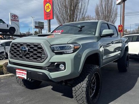 Used 2022 Toyota Tacoma TRD Sport w/ TRD Premium Sport Package image 1