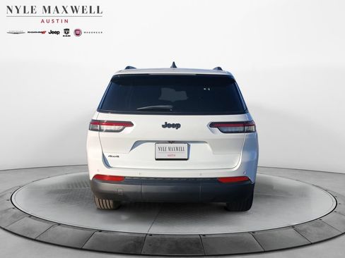Used 2025 Jeep Grand Cherokee L Altitude AWD/4WD image 15