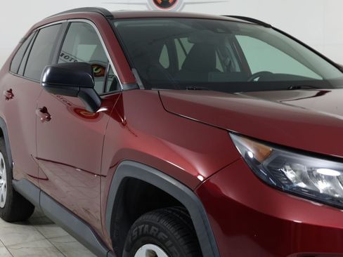 Used 2021 Toyota RAV4 LE FWD image 30