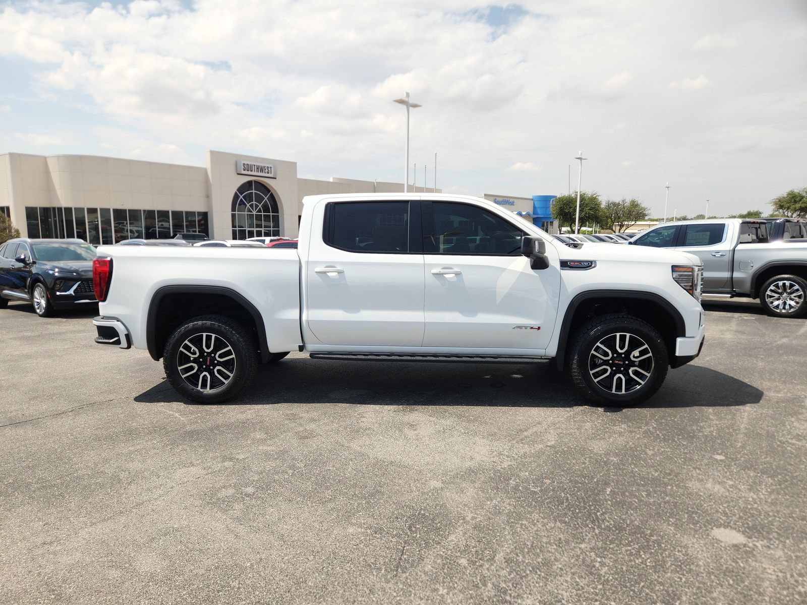 New 2026 GMC Sierra 1500 AT4 w/ AT4 Premium Package AWD/4WD image 7