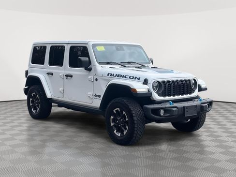 Used 2024 Jeep Wrangler Unlimited Rubicon 4xe AWD/4WD image 3