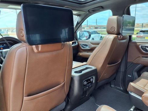 Used 2023 Chevrolet Tahoe High Country w/ LPO, Illumination Package AWD/4WD image 17