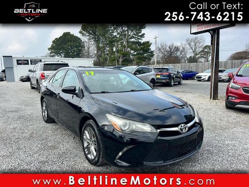 Used 2017 Toyota Camry SE w/ Moonroof Package image 1
