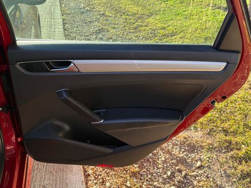 Used 2019 Volkswagen Passat 2.0T Wolfsburg image 22