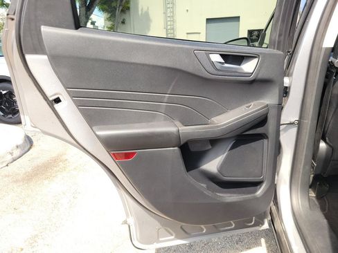 Used 2021 Ford Escape SE FWD image 11