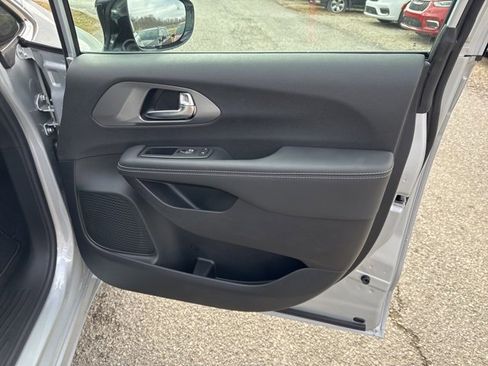 New 2026 Chrysler Voyager LX image 24