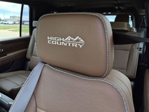 Used 2023 Chevrolet Suburban High Country AWD/4WD image 28