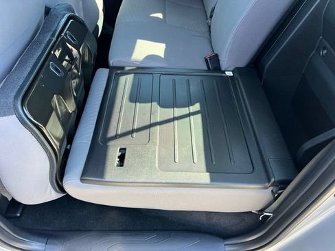 Used 2021 Toyota Tacoma SR5 RWD image 38