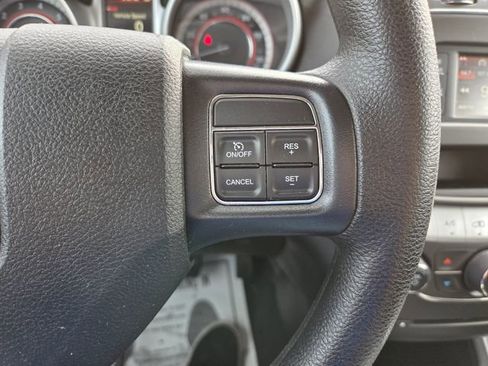 Used 2018 Dodge Journey SE image 11