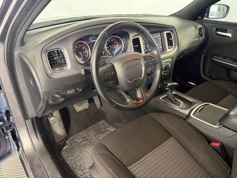 Used 2023 Dodge Charger SXT RWD image 4