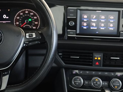 Used 2020 Volkswagen Jetta R-Line FWD image 34