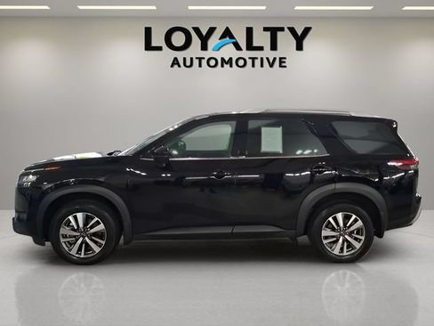 Used 2025 Nissan Pathfinder SL w/ Cargo Package FWD image 2