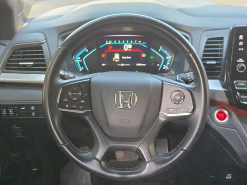 Used 2023 Honda Odyssey Sport image 7