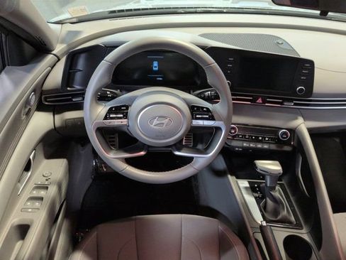 Used 2025 Hyundai Elantra Sport FWD image 15