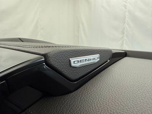 New 2026 GMC Yukon Denali w/ Denali Reserve Package image 30