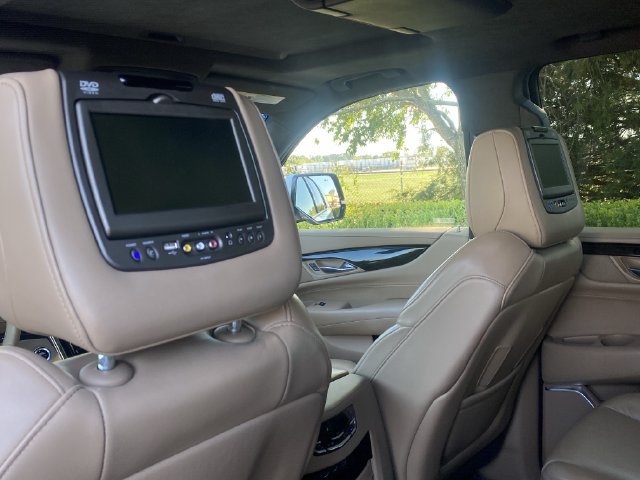 Used 2019 Cadillac Escalade Platinum AWD/4WD image 13