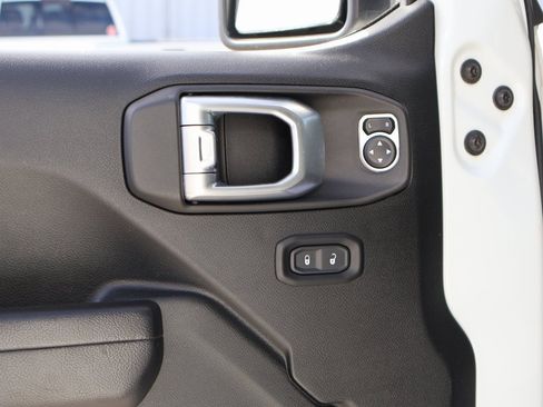 Used 2021 Jeep Gladiator Sport image 22