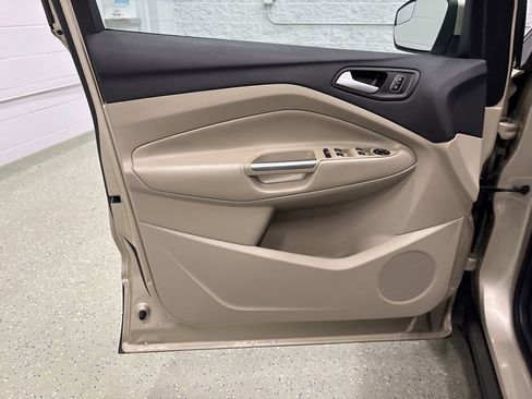 Used 2017 Ford Escape SE image 13