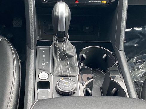 Certified 2022 Volkswagen Atlas SE image 8