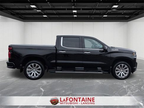 Used 2022 Chevrolet Silverado 1500 High Country w/ Technology Package image 6