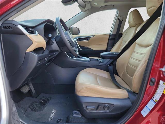 Used 2021 Toyota RAV4 XLE Premium AWD/4WD image 17