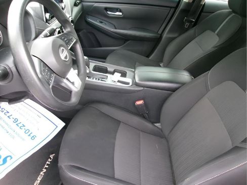 Used 2024 Nissan Sentra SV FWD image 13