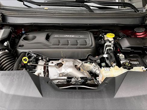 Used 2019 Jeep Cherokee Latitude Plus image 32