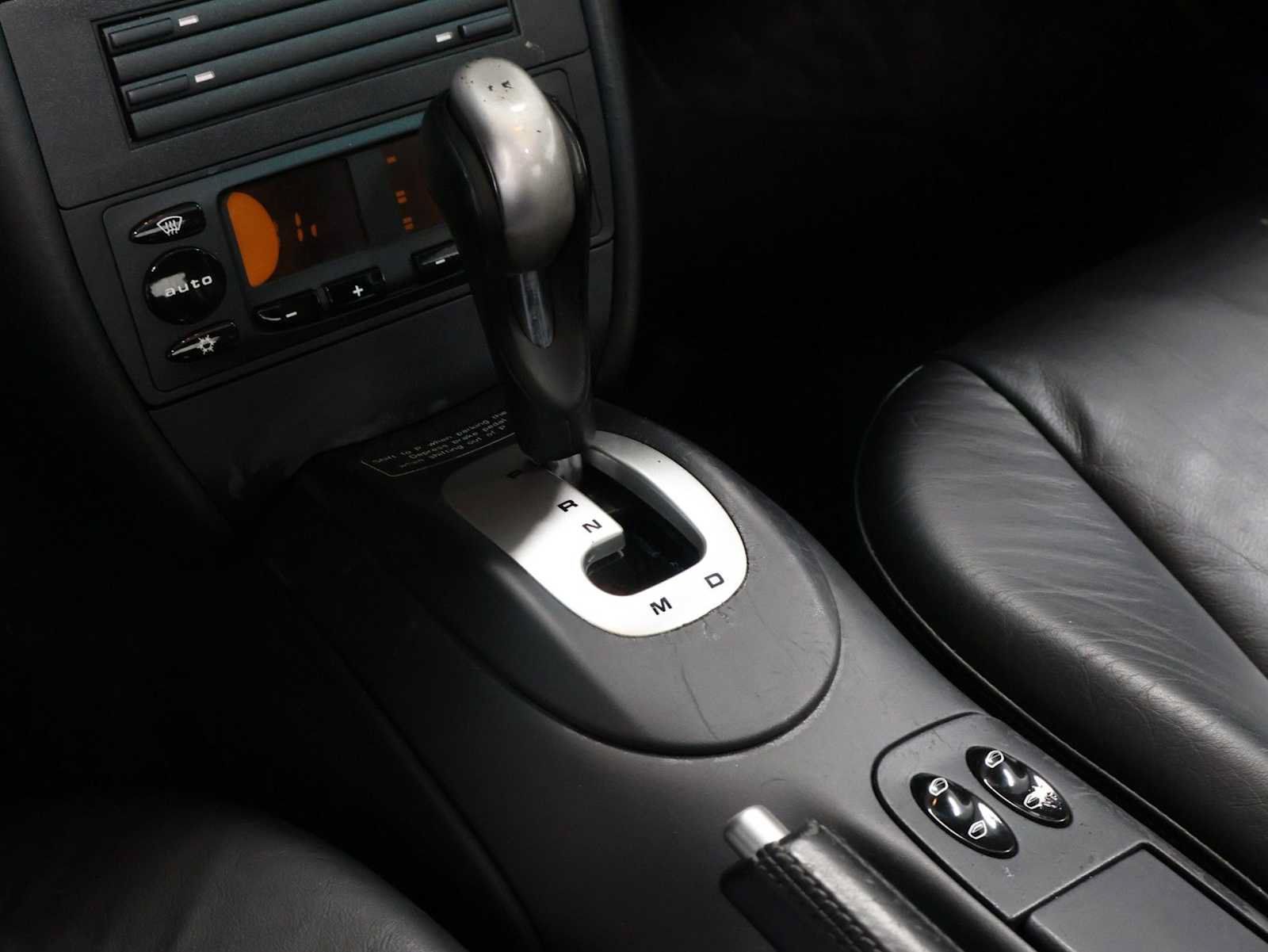 Used 2001 Porsche 911 Carrera 4 AWD/4WD image 26