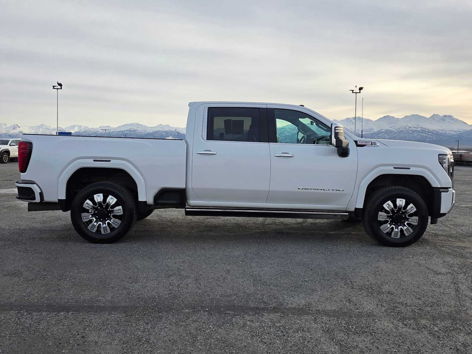 Certified 2025 GMC Sierra 2500 Denali w/ Denali Reserve Package AWD/4WD image 2