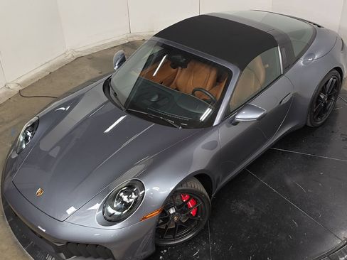 Certified 2026 Porsche 911 Targa 4 GTS AWD/4WD image 31