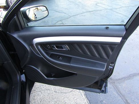 Used 2017 Ford Taurus SEL image 34