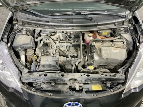 Used 2014 Toyota Prius C Two image 5