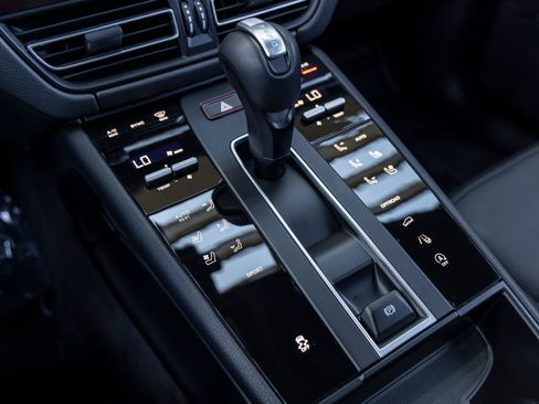 Certified 2026 Porsche Macan AWD/4WD image 46