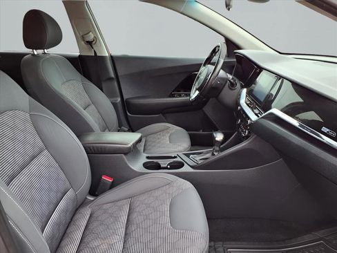 Used 2022 Kia Niro LXS image 14