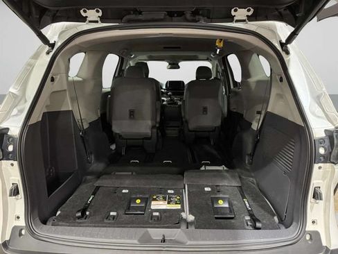 Used 2022 Toyota Sienna XLE FWD image 32