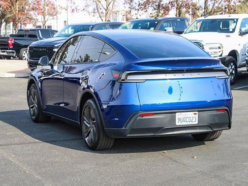 Used 2026 Tesla Model Y Long Range image 2