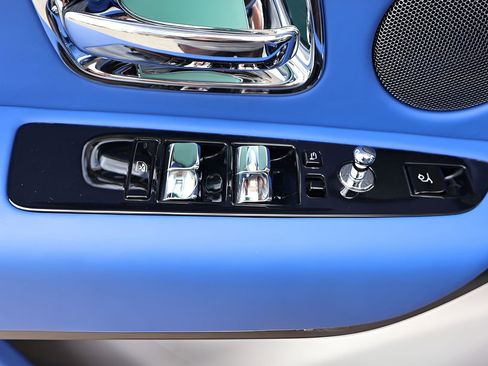 Certified 2023 Rolls-Royce Cullinan AWD/4WD image 13