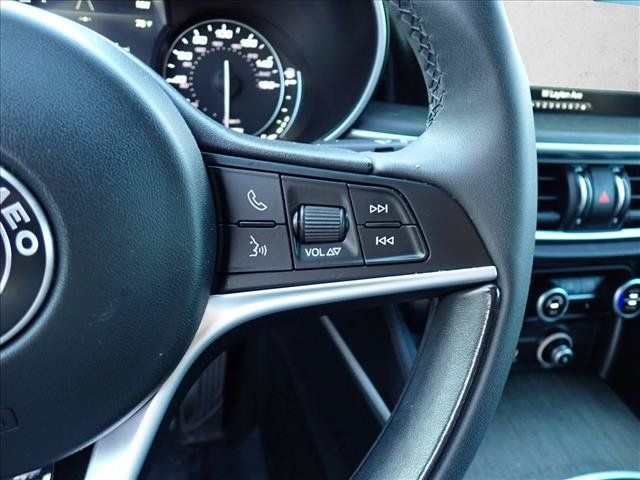 Used 2018 Alfa Romeo Stelvio Ti AWD/4WD image 17