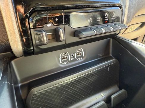 Used 2024 RAM 3500 Laramie w/ Towing Technology Group image 26