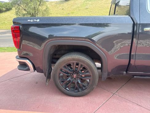Used 2025 GMC Sierra 1500 SLT w/ SLT Convenience Package AWD/4WD image 34