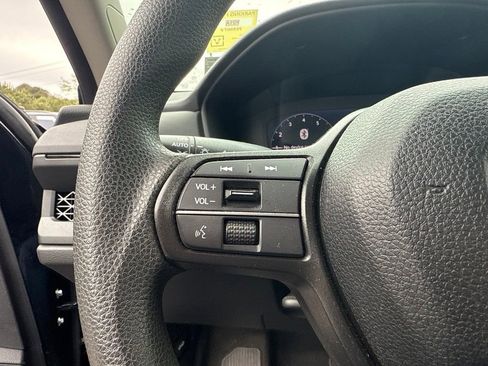 Used 2025 Honda Accord LX image 9