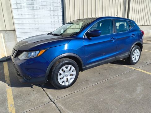 Used 2019 Nissan Rogue Sport S image 1