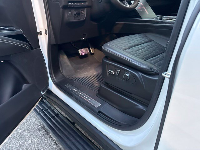Used 2025 Cadillac Escalade V w/ LPO, ONYX Package AWD/4WD image 6