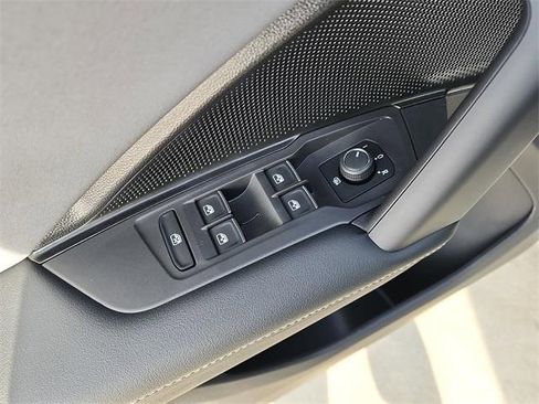 New 2026 Volkswagen Tiguan SE R-Line image 12