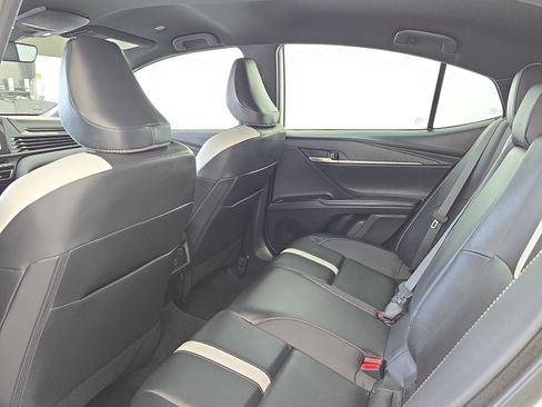 Used 2025 Toyota Camry SE w/ Convenience Package FWD image 12